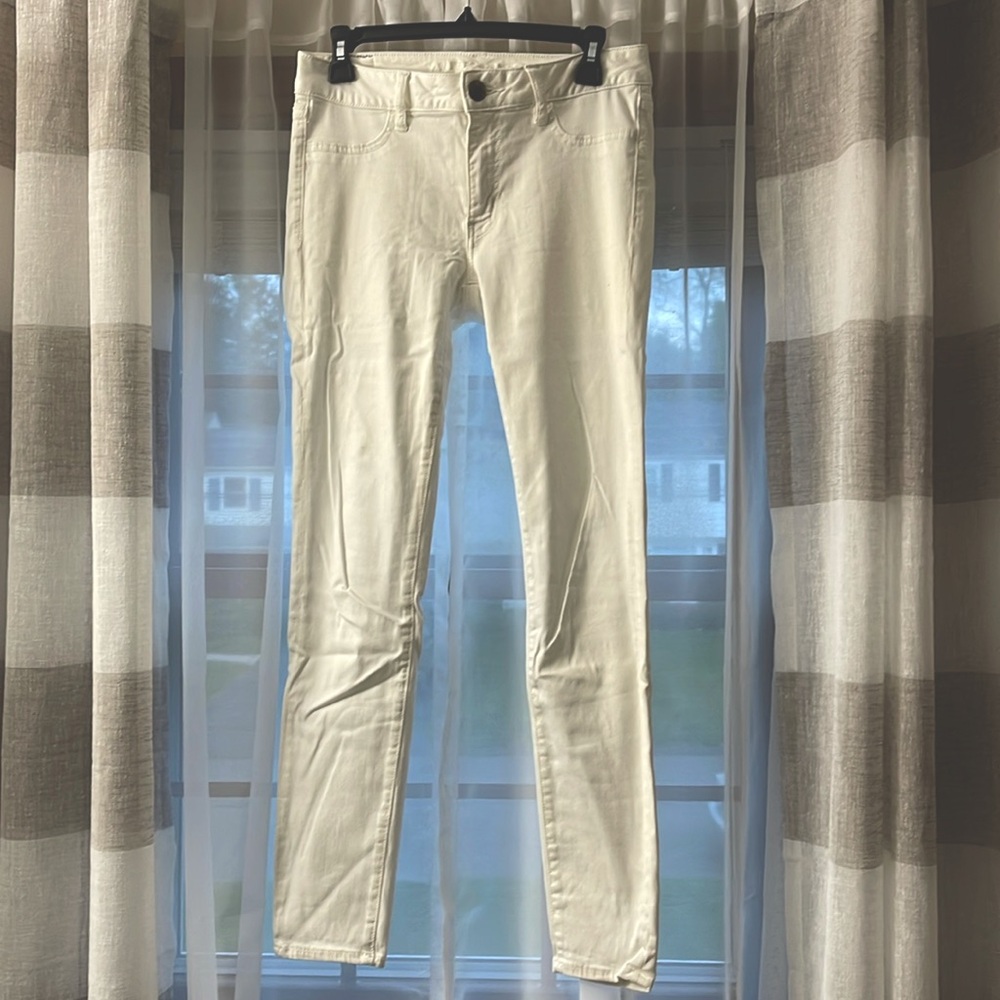 American Eagle white jeggings, size 8
